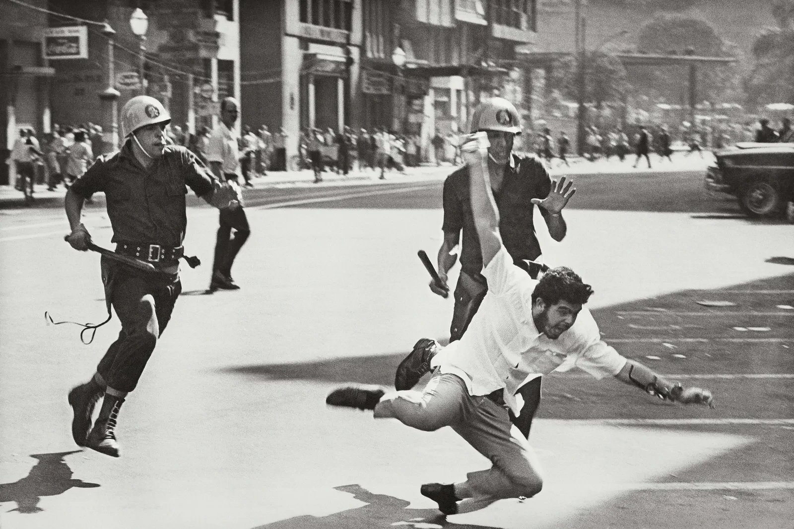 Ditadura militar — repressão durante manifestação estudantil, 1968