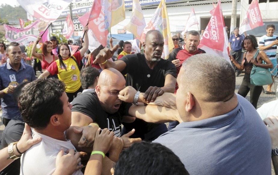 Polarização política — confronto antes de comício em São Gonçalo, 2022